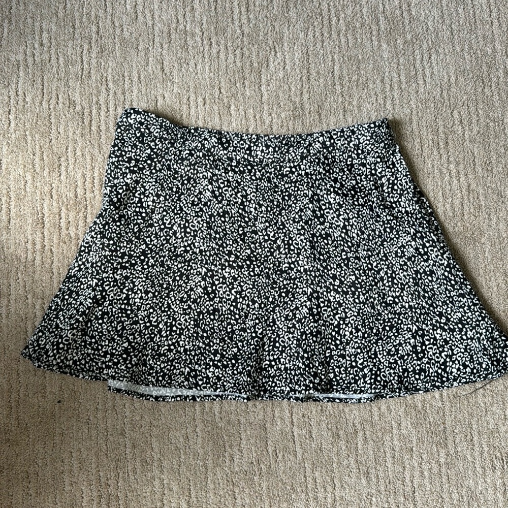 Black and white skirt!
